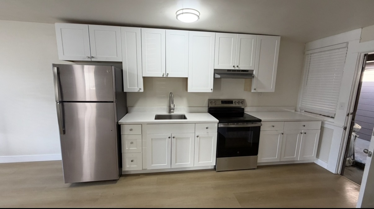 White cabinet kitchen update